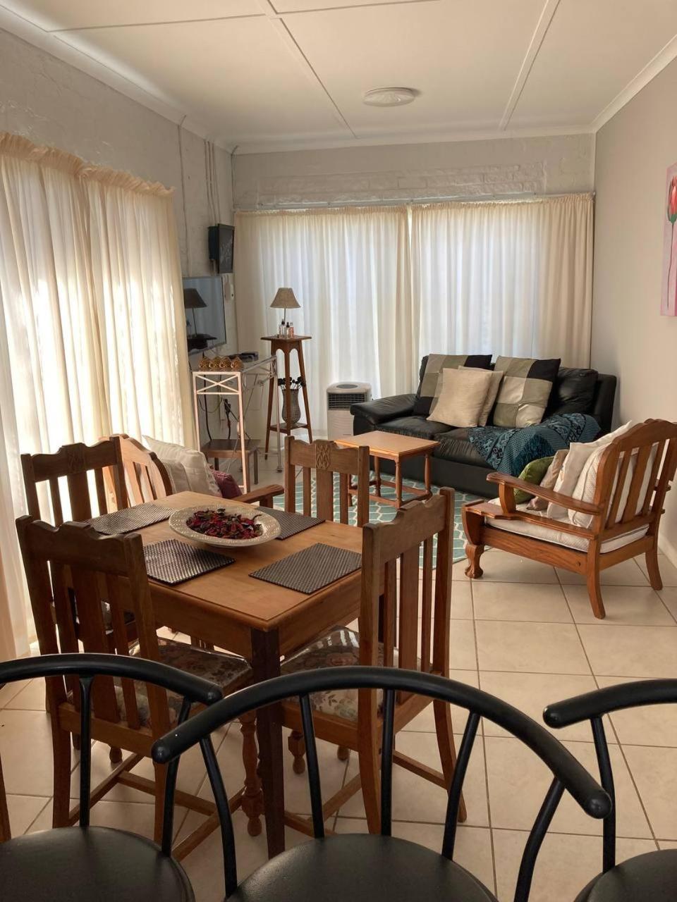 57 On Wellington Accommodation Colchester Buitenkant foto